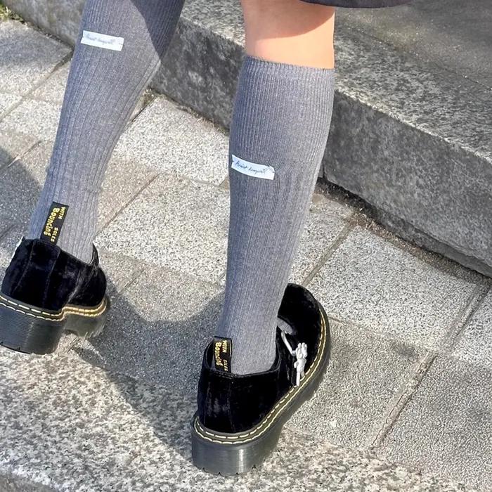 ARTIST KNEE SOCKS (GREY)