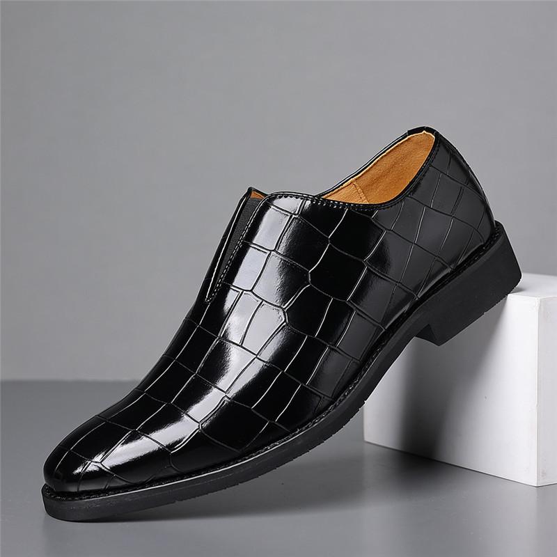 Fashion Designer Fashion New Men Pointed Slip On Loafter Gentleman Red Brown Patent Leather Casual Shoes Male Formal Dress Footwear