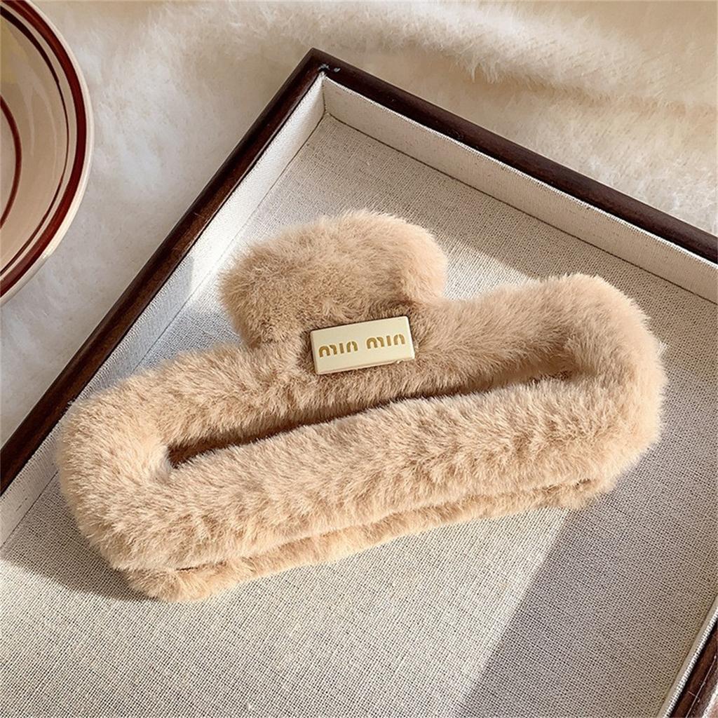 Large Plush Leopard Print Hair Clip for Voluminous Hair, Perfect for Autumn and Winter, Ideal for Trendy Updos. 13cm.