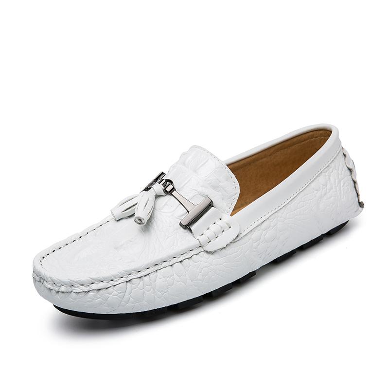 2026 Summer Lightweight Tassel Man Moccasins Men Loafers High Quality Leather Slip On Shoes Men Flats Gommino Driving Shoes