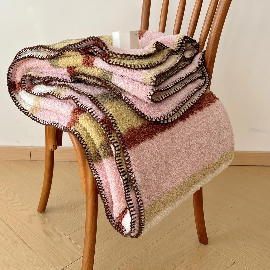 Half fluffy blanket, office nap shawl blanket, warm nap cover blanket, convenient to carry and keep warm