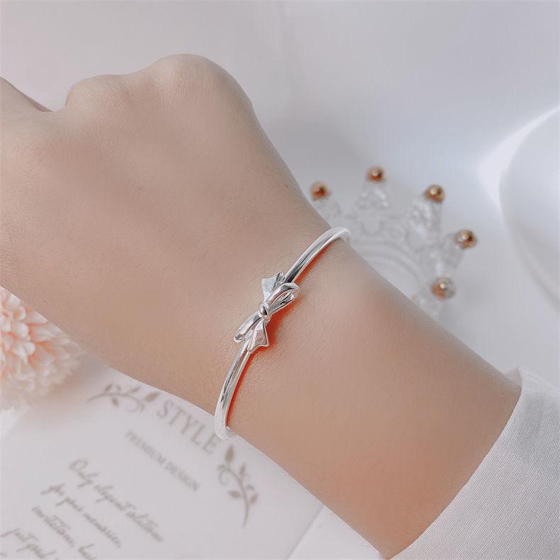 Hot-Selling Fugitive Princess Bracelet High-End Light Luxury Niche Design Bow Bell Silver Jewelry for Women