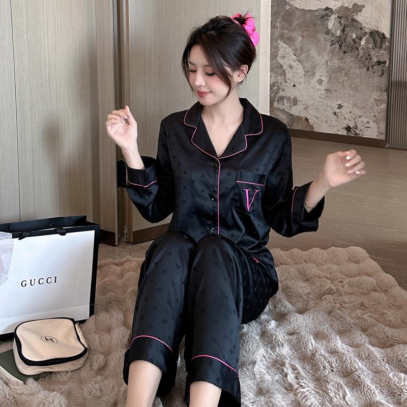 Celebrity Style Silky Ice Silk Long Sleeve Pajamas - Soft, Glossy Home Wear for Spring and Autumn