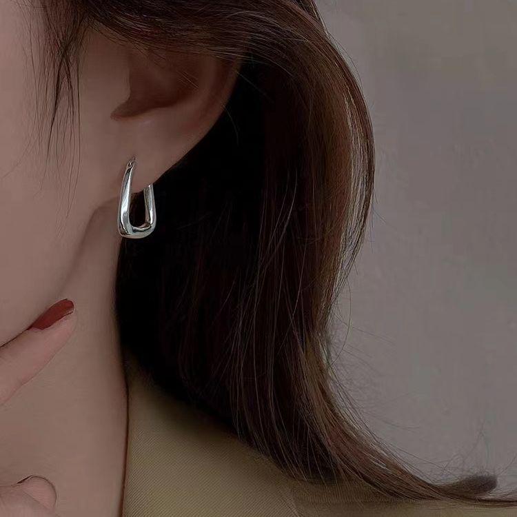 S925 Silver Needle Cold Style Korean Celebrity Stud Earrings: 2023 Trendy High-End Women's Fashion