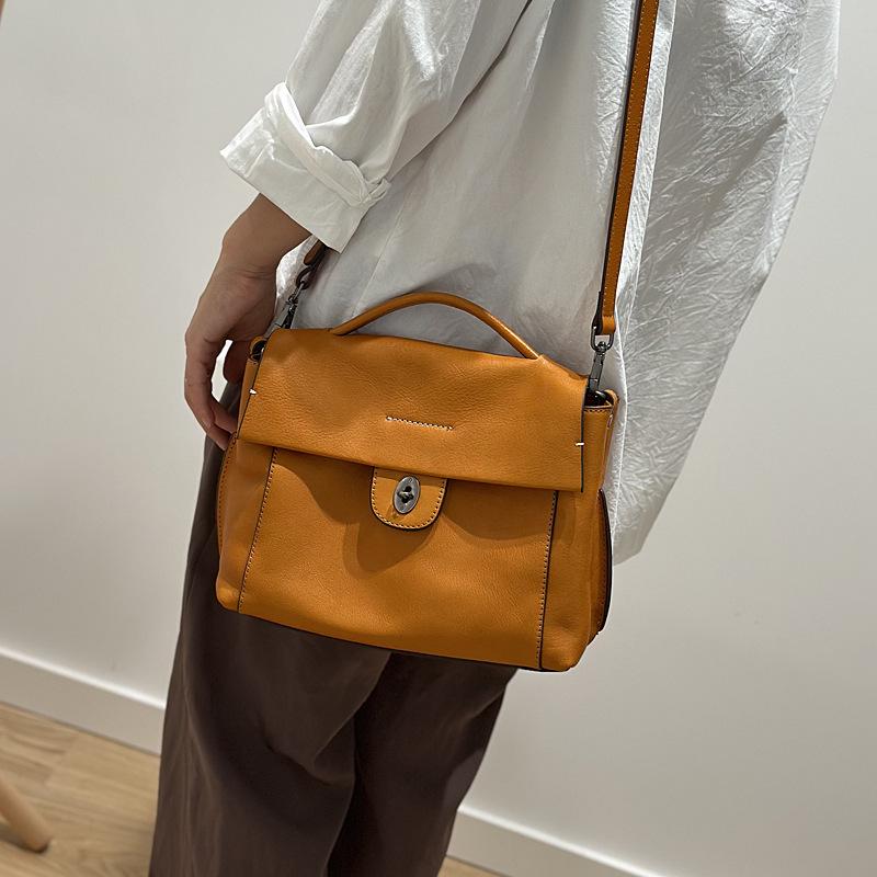 2024 Autumn/Winter Vintage Handmade Women's Genuine Leather Shoulder & Crossbody Bag