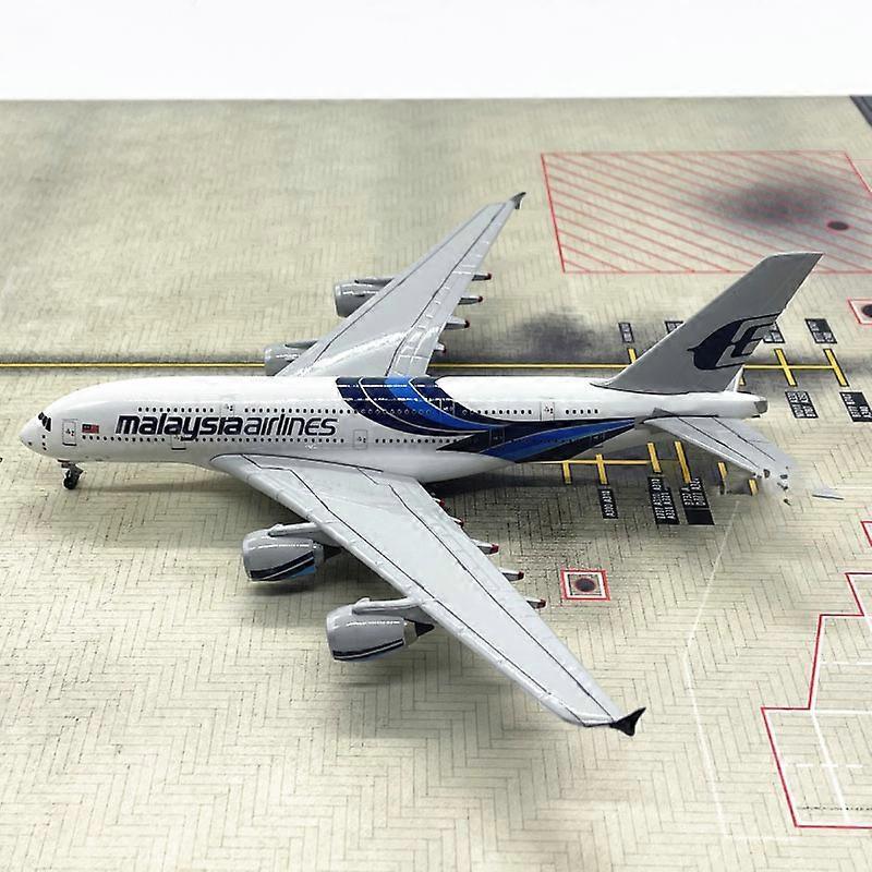 Diecast 1/400 Scale Malaysia Airlines Airbus A380 Alloy Material Simulation Passenger Aircraft Model Souvenir Ornament Toys