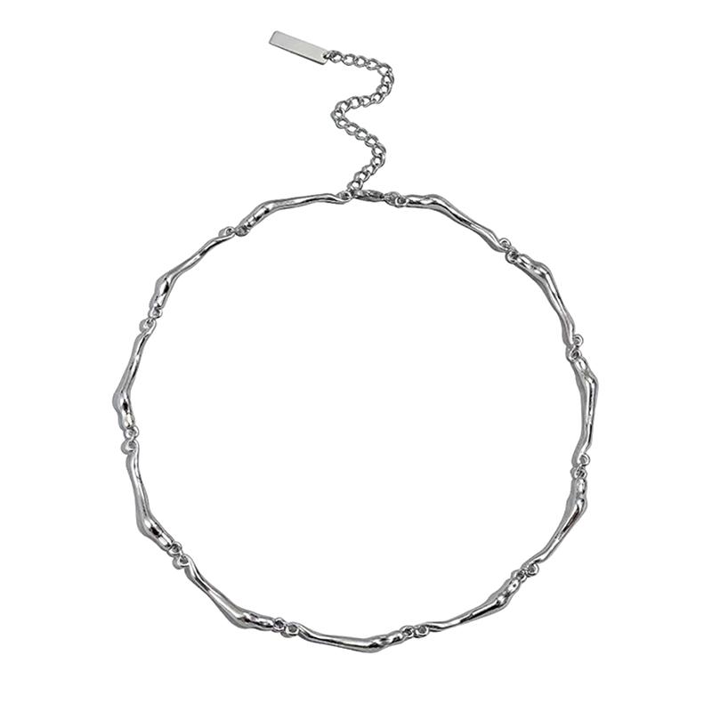 

Minimalist Irregular Wave Necklace - Adjustable Silver Plated Choker for Modern Style срібний