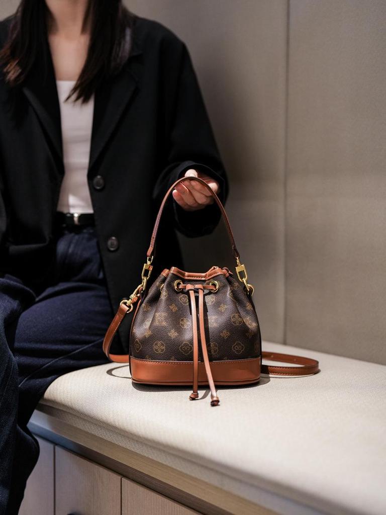 Moda Damska 2025 Mała Torebka Wiaderko ze Sznurkiem - Wszechstronna Torba na Jedno Ramię i Crossbody