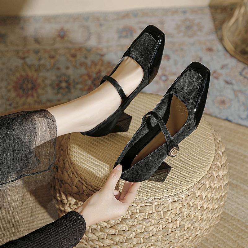 Mary Jane single shoes thick heel new burgundy magic buckle large size high heels are not tired