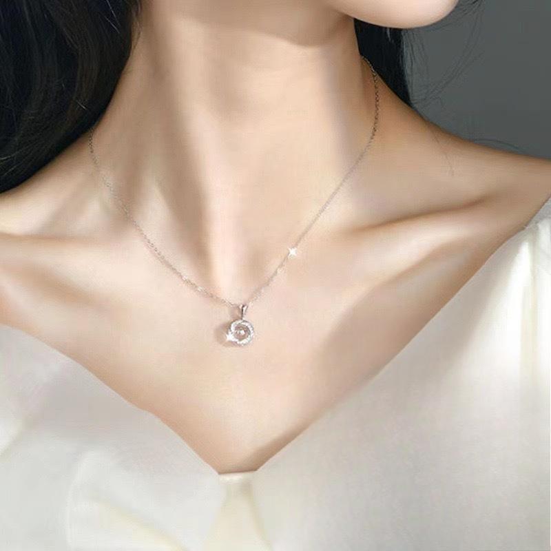 Colier Cerc Lunar Femei Lux Ușor Pandantiv Un Carat Nișă Sens Design Avansat Simplu Versatil Lanț Claviculă