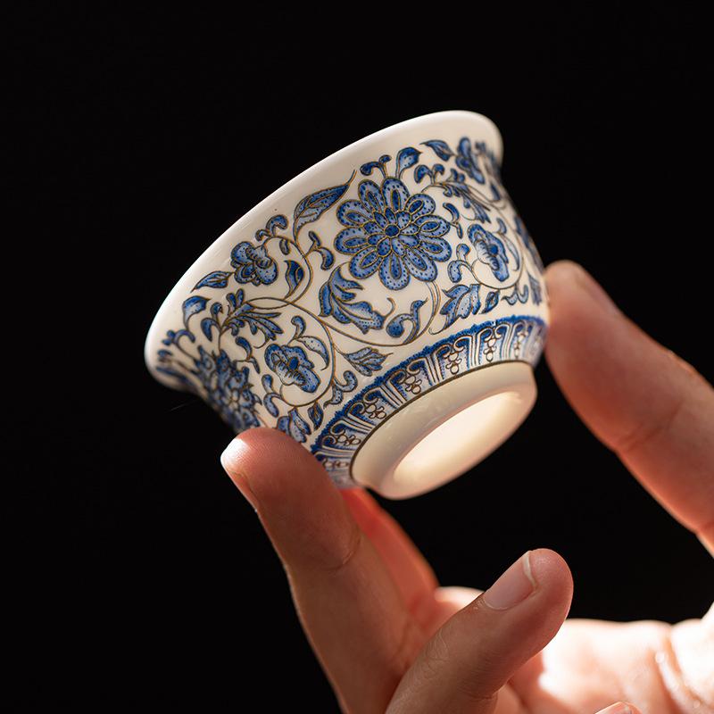 

Чайная чашка сине-белый фарфор мастер переплетенный лотос домашняя высококлассная чайная чашка чашка для прессования керамическая легкая роскошь личная чайная чашка одинарная чашка
