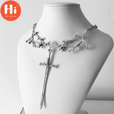 Hallo Neue Vintage Halskette Kette Silber Farbe Baum Zweig Schwert Anhänger Gothic Wald Schmuck Frauen Männer Geschenke Klassische Halskette