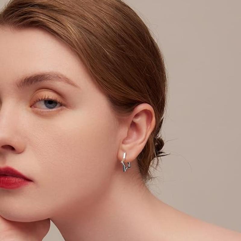Hypoallergenic Starlike Earrings 18K Gold Plated Star Shape Hoop Earrings for Women Star Ear Buckle Minimalist Jewelry