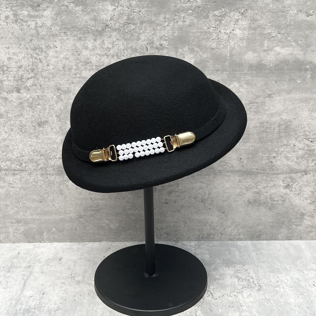 Blogger With Pink Wool Pearl Pot Hat Feminine Elegance Temperament Top Hat French Woolen Beret