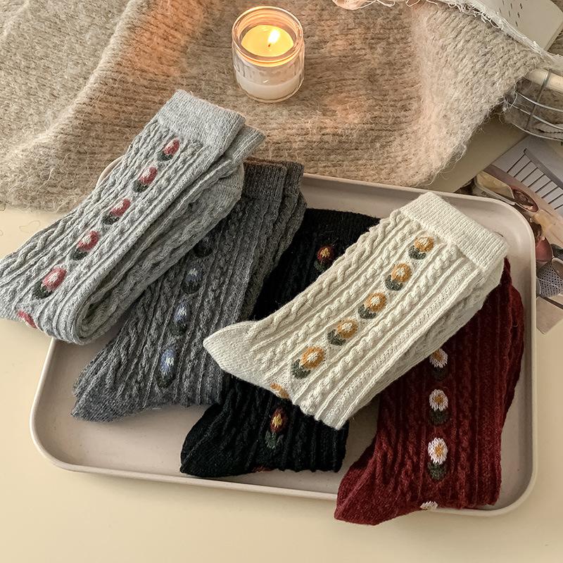 Socks Medium Tube Socks Season Retro Twist Pattern Wool Socks Piled And Thickened To Keep Warm Cute Flower Stockings Women