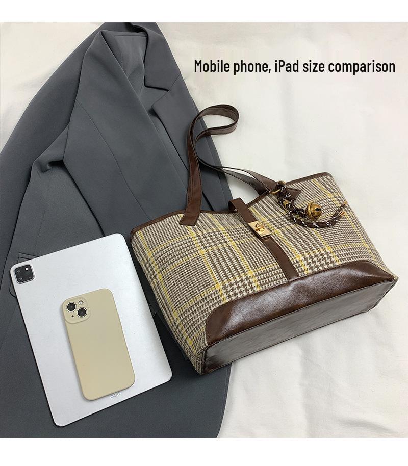 Wollige Mode-Tragetasche: Schulterhandtasche mit großem Fassungsvermögen für Herbst/Winter 2024