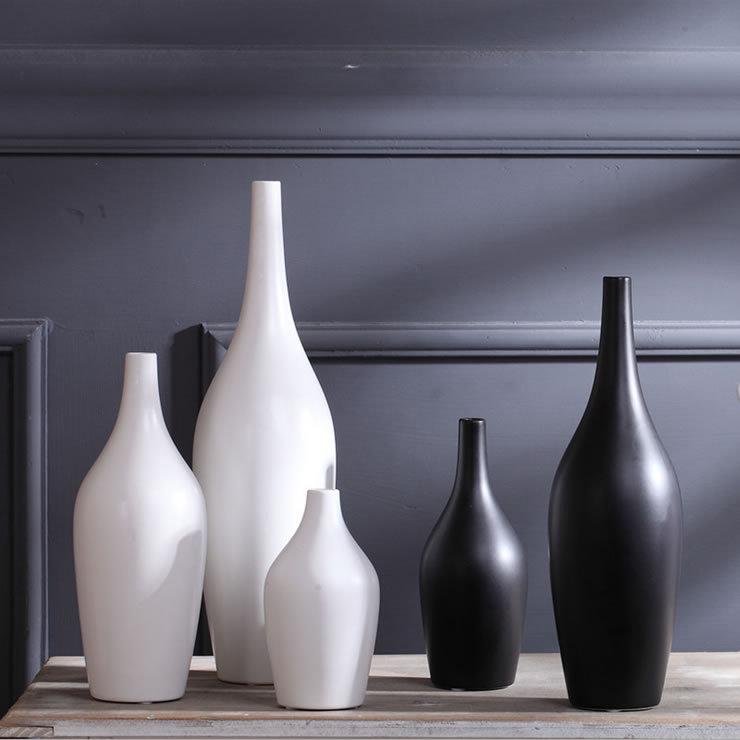 Black & White European Style Ceramic Vase for Minimalist Flower Arrangements