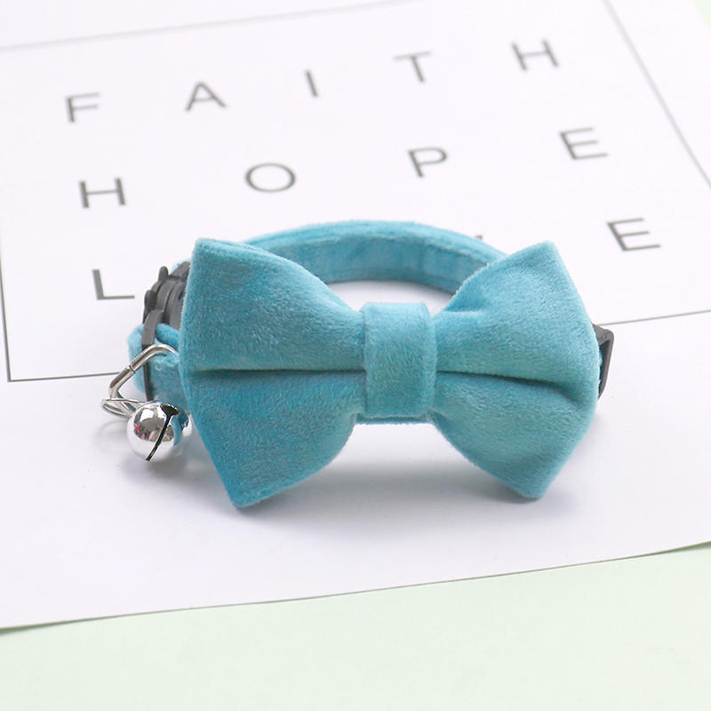 

Бархатный кошачий ошейник Милый бантик Ошейники для щенков чихуахуа с колокольчиком Регулируемая безопасная пряжка Кошачий галстук-бабочка Аксессуары для питомцев небесно-голубой