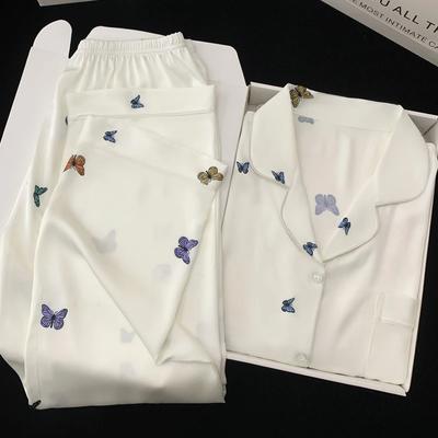 Oblečení na doma a na spaní – Pyžama a soupravy na spaní