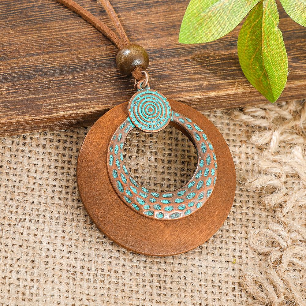 

Vintage Ethnic Wooden Round Butterfly Pendant Necklace Minority Style Vacation Travel Fashion Jewelry Accessories
