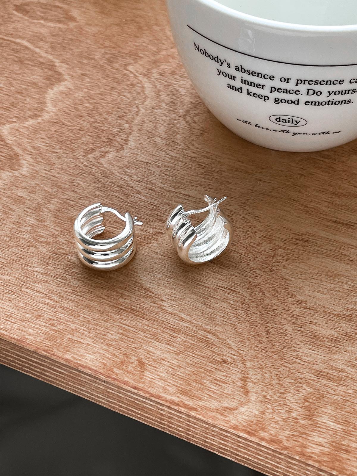 

925 Silver Needle Plain Ring Multi-layer Earrings Women s Korean Retro Premium Versatile Earrings Light Luxury Niche Design Ear Buckles 925 silver needles