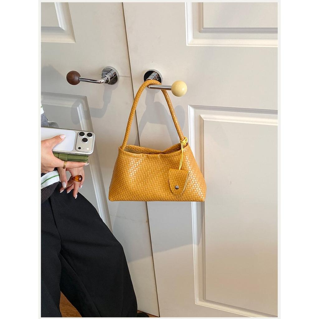 Xeie Thuk Shoulder Bag Women PU Woven Texture Daily Commute