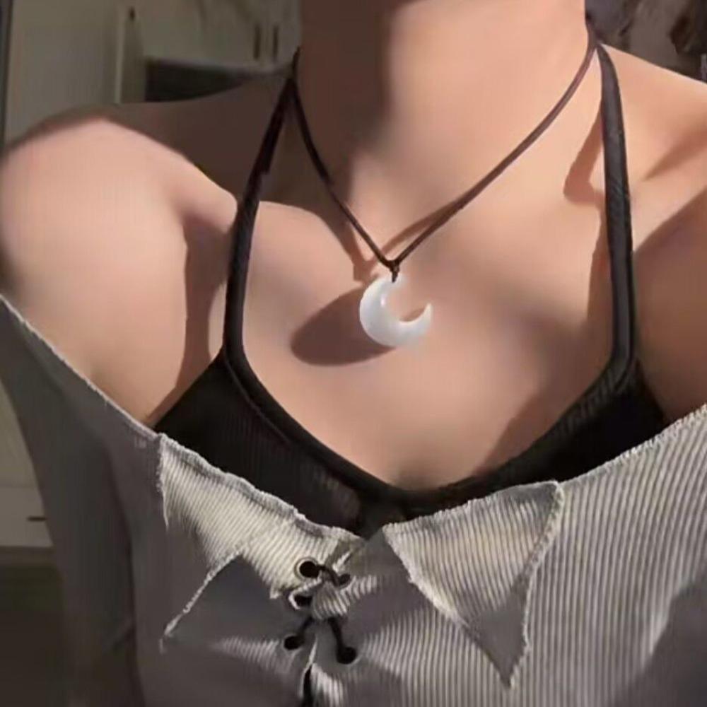 Copper Moon Pendant Necklace Rotundity Ethnic Style Clavicle Chain New Vintage Elegant Necklace