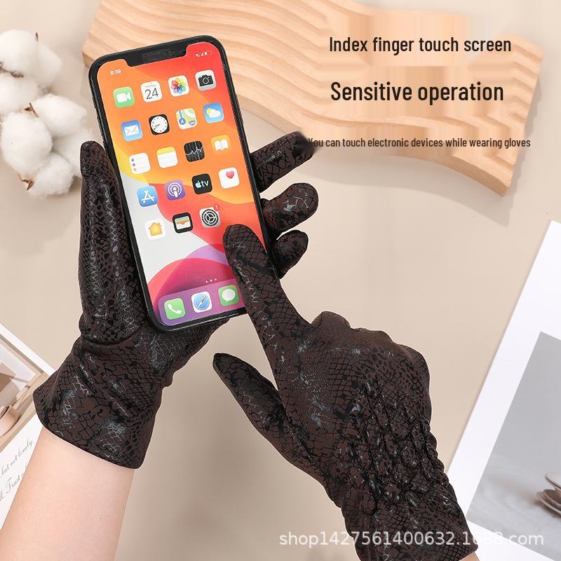 Women's Thickened Velvet Winter Cycling Gloves - Warm, Cute, Windproof, and Touchscreen-Compatible