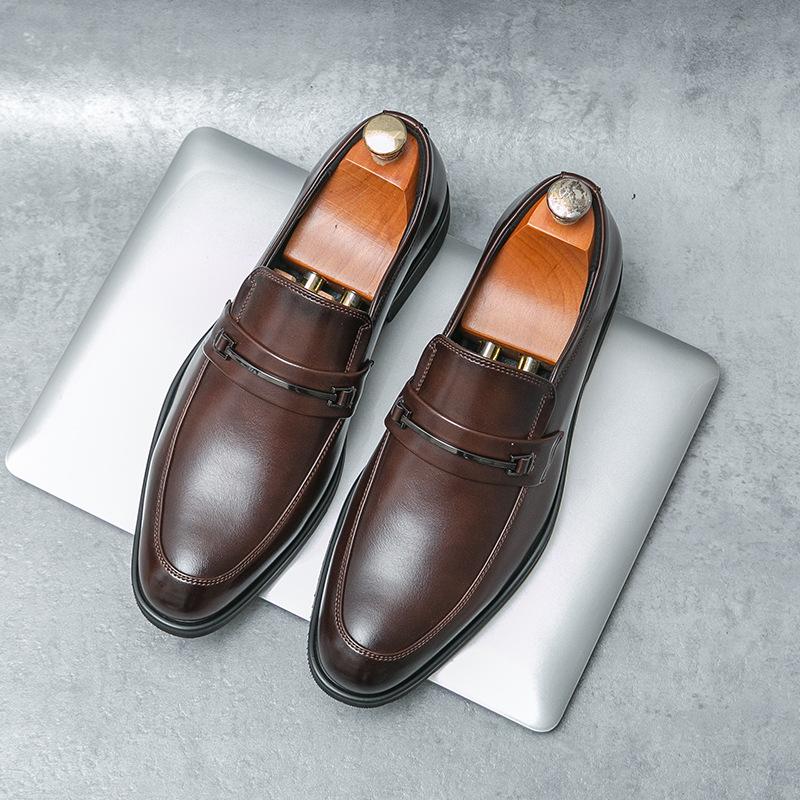 Large size leather shoes men's new versatile fashion British soft sole men's one-pedal business dress groom wedding shoes