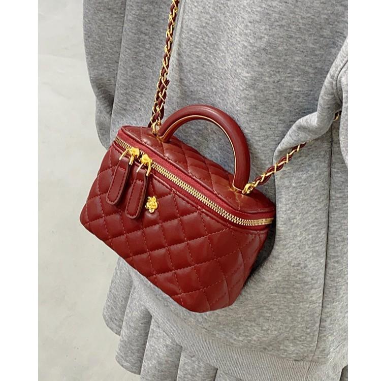 Small Quilted Chain Box Bag For Women With Zipper Closure And Card Pocket For Casual Travel
