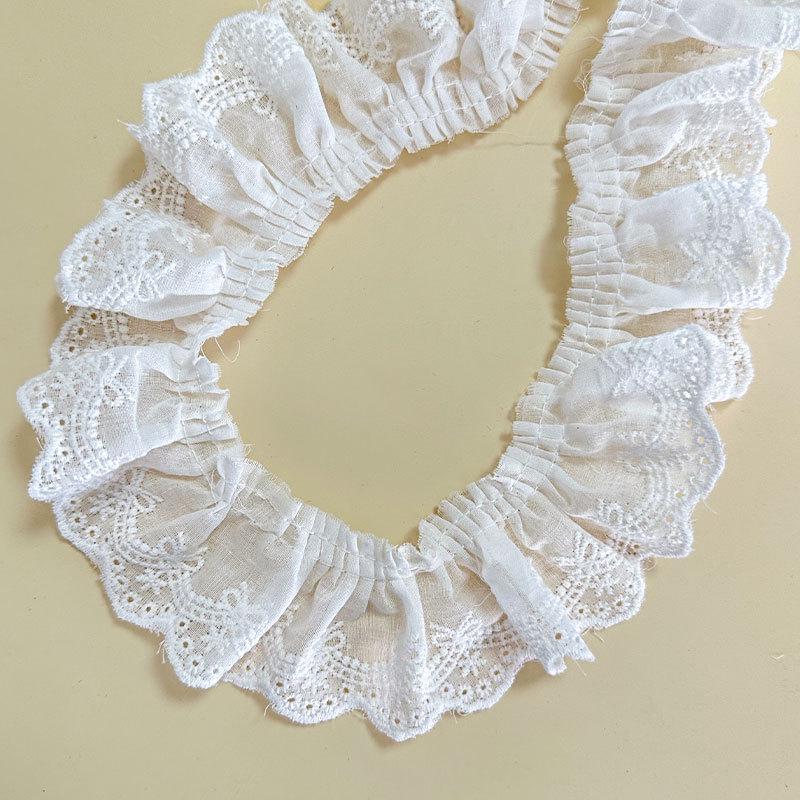 Cotton Heart Lace Trim: Handmade Pleated Accessories with Embroidery Thread