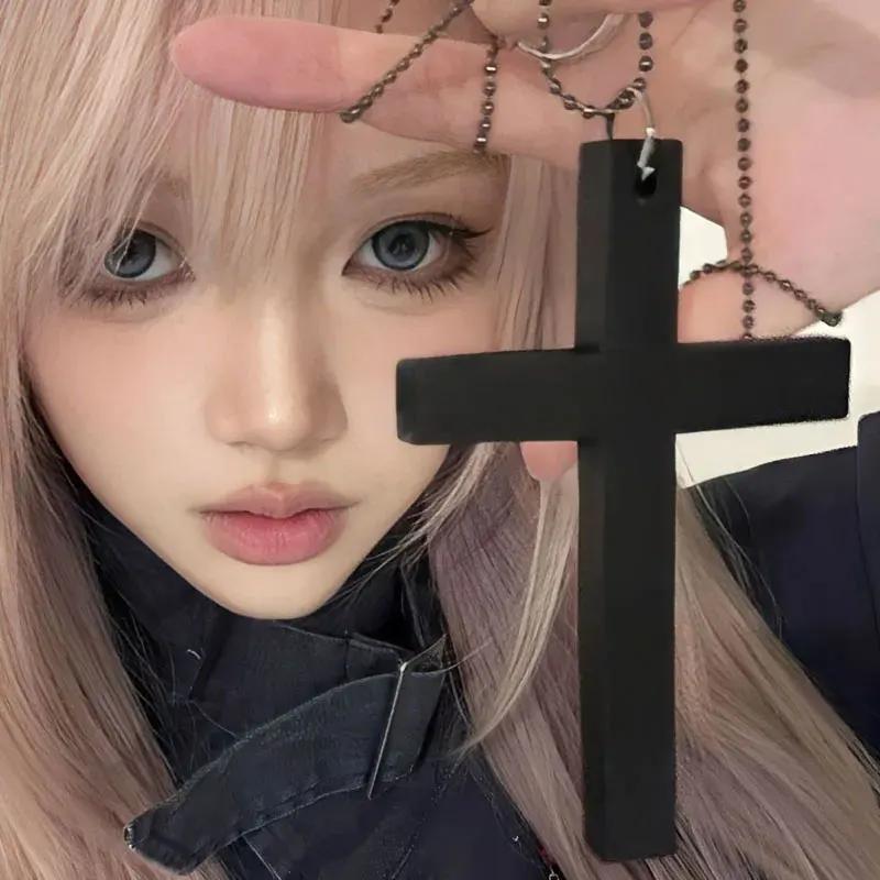 

Gothic Irregular Cross Clavicle Chain Necklaces Y2K Punk Crystal Big Cross Pendant Necklaces Women Men Aesthetic Jewelry