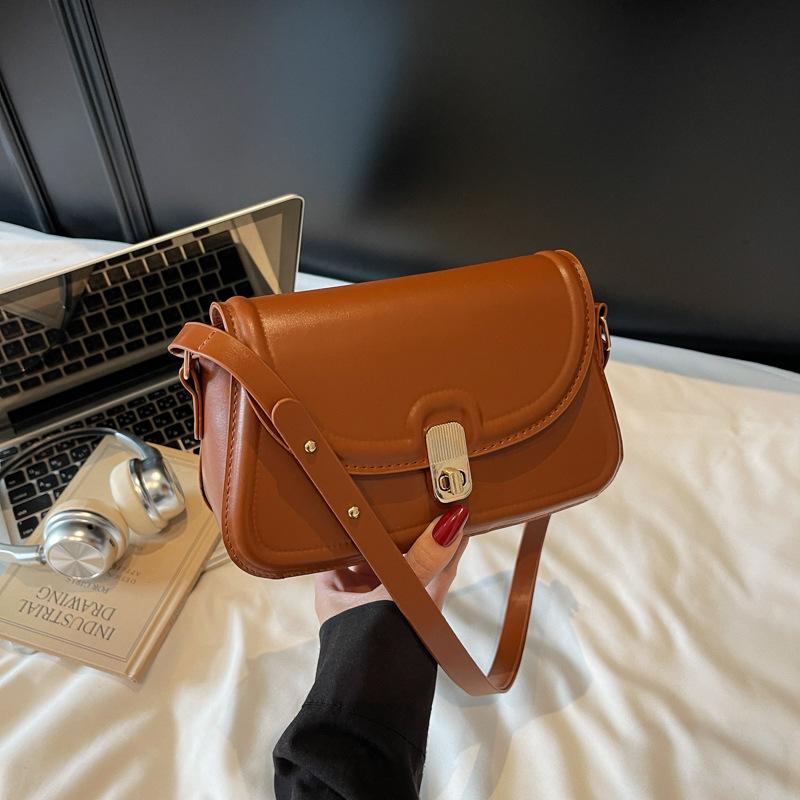 Premium Texture Retro Small Bag Women's 2025 New Popular Popular Versatile Messenger Bag Single Shoulder Underarm Small Square Bag