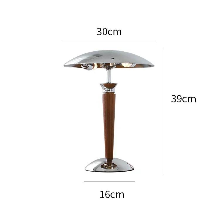 

AZ Retro Style Lighthouse Desk Lamp Home Decoration Antique Hotel Lamp European Style Nostalgic High-end Office Desk LED Lights warm light