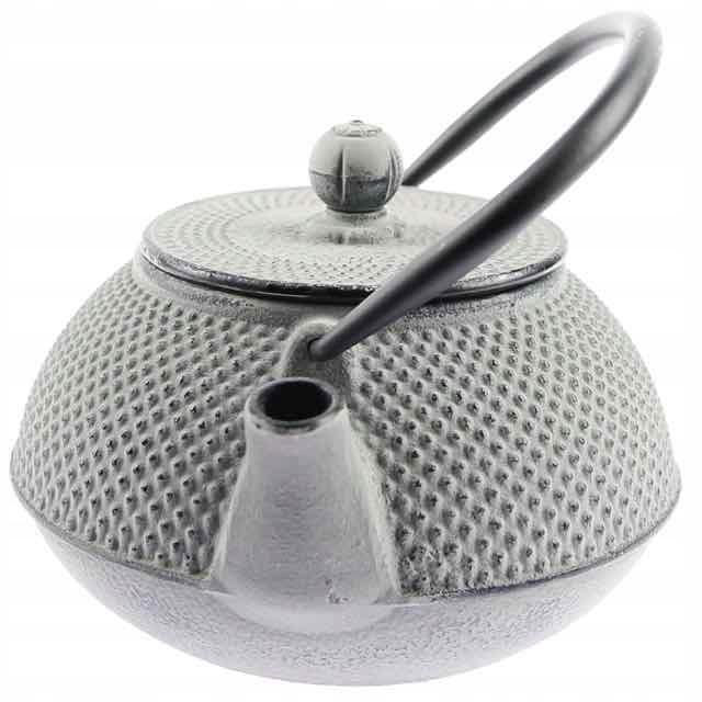 Cast Iron Kettle 0.8L With Infuser + 2 Cups Tea Set