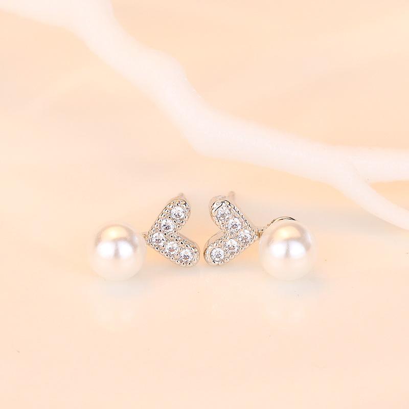 Cute Diamond-inlaid Pearls Love Earrings for Women with Fashionable, Simple and Versatile Students' Earrings Gift