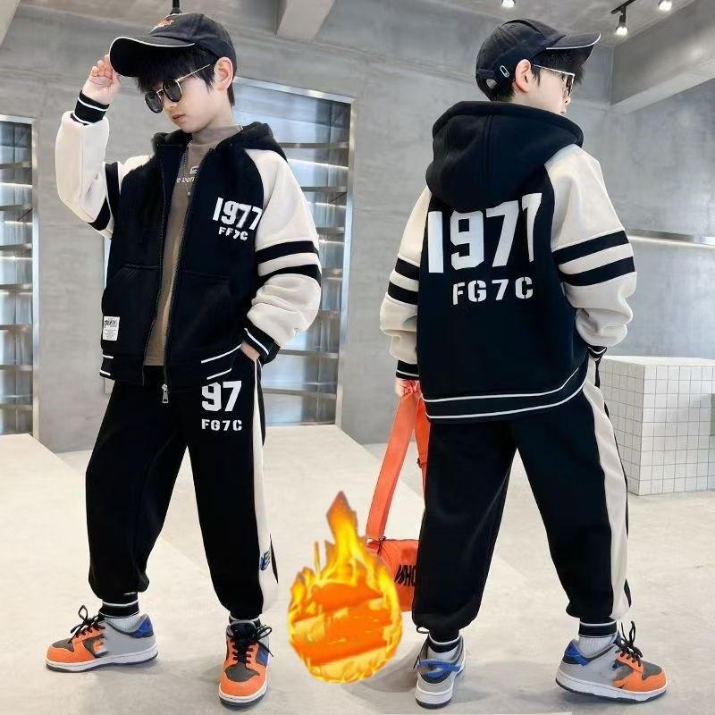 

Комплект для мальчиков на весну и зиму с флисовой подкладкой, утолщенный, среднего и большого размера, кардиган на молнии + спортивные штаны, повседневный комплект из двух предметов 120 чёрный