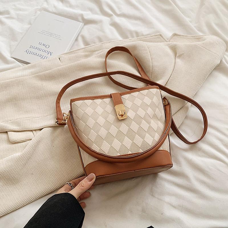 

Повседневная текстура ромбовидная стежка сумка-ведро 2025 новая модная универсальная портативная на плечо/кроссбоди маленькая сумка коричневый