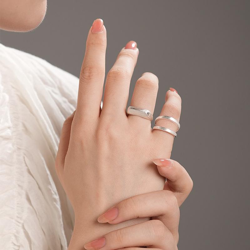 Elegant Adjustable Vintage Ring for Women - Luxurious Non-Fading Design