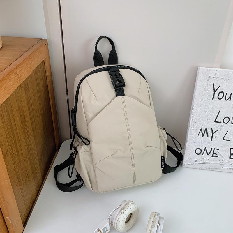 Women's Backpack, Light and Large Capacity, Suitable for Outdoor Travel.
