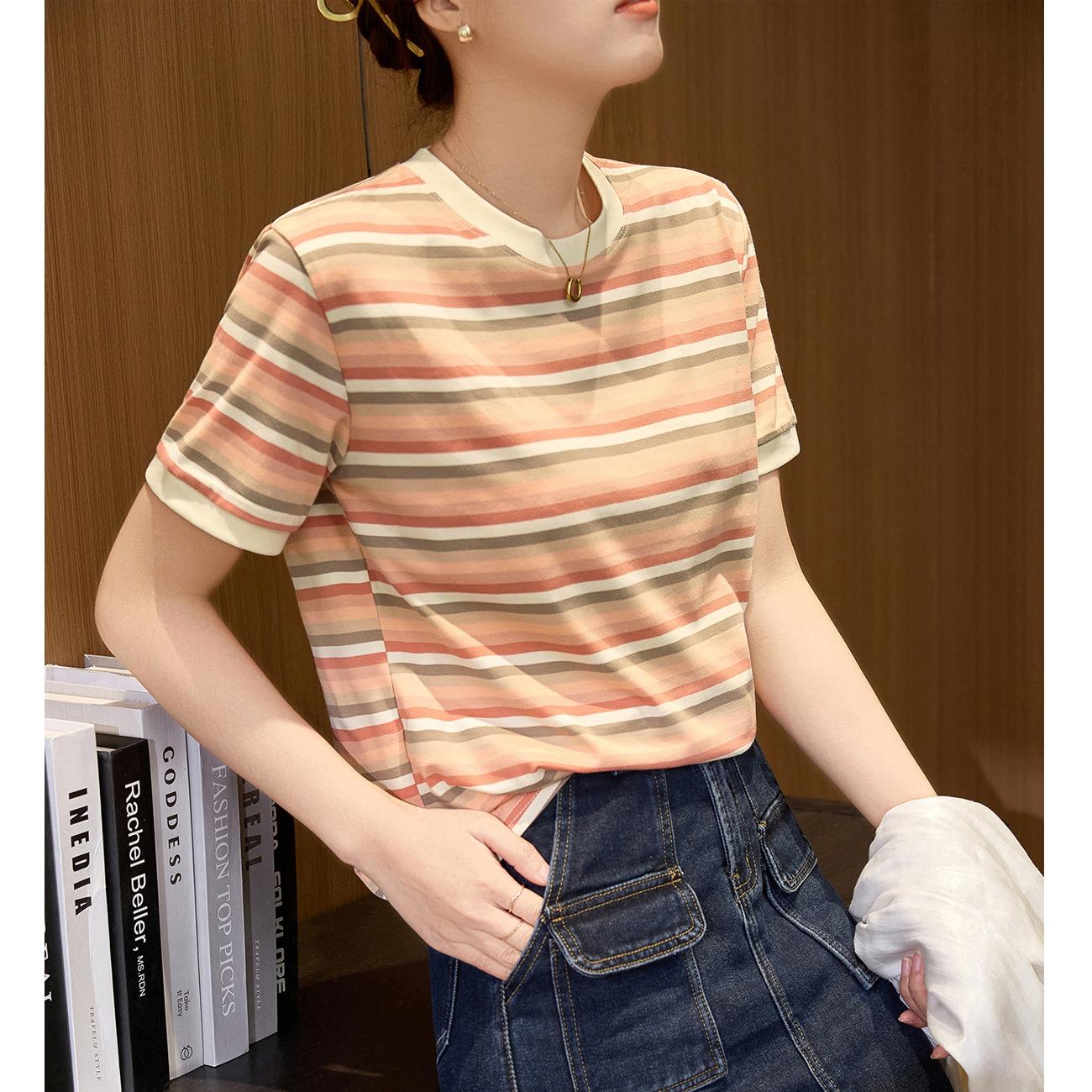 

Футболка средней длины с короткими рукавами в полоску в стиле ретро с радужными полосками для женщин. Новый универсальный летний топ L