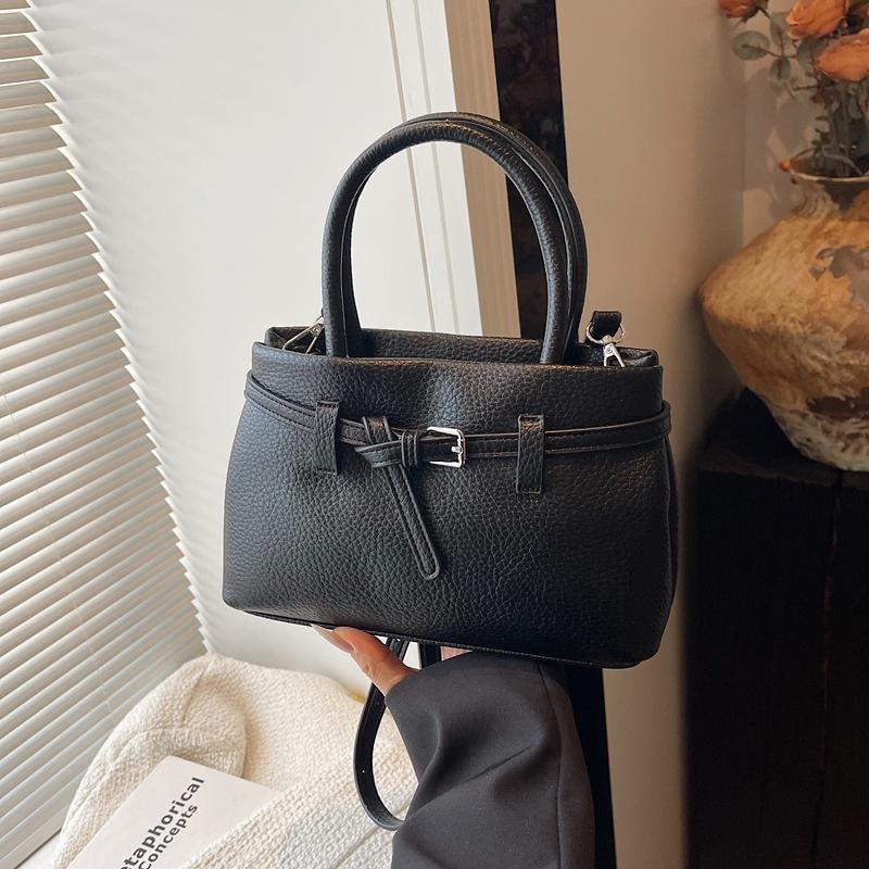 

Today s popular handbags, women s new summer fashion shoulder bags, versatile messenger tote bags чёрный