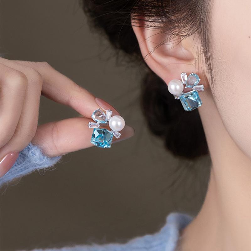 Zircon pearl square stud earrings French high-end earrings women's niche fashion earrings