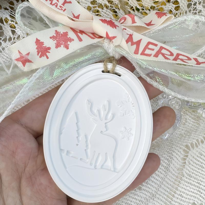 1pcChristmas Reindeer Car Plaster Aromatherapy Car Interior Christmas Tree Hanging Decoration Bathroom Bedroom Wardrobe Diffuser
