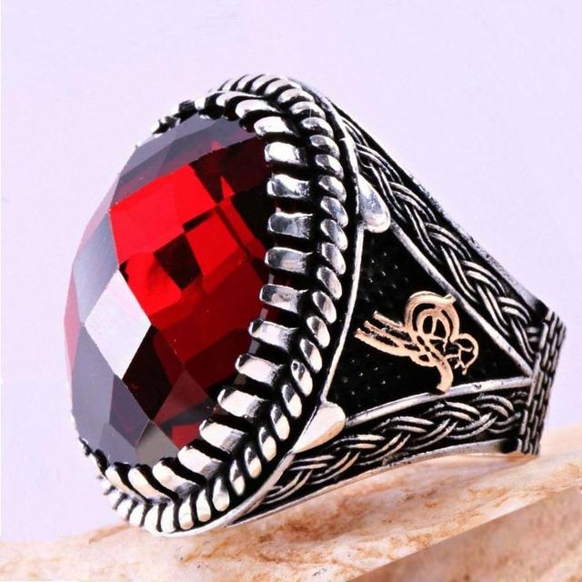 

2023 Чоловіча каблучка з інкрустацією червоним смарагдом Туреччина Ретро Перстень з владною особистістю для участі в банкеті Високоякісні ювелірні вироби 12