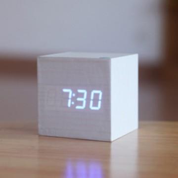LED Wooden Clock Desktop Silent Electronic Alarm Clock Home Ornament Clock USB Dry Battery Dual-purpose Alarm Clock