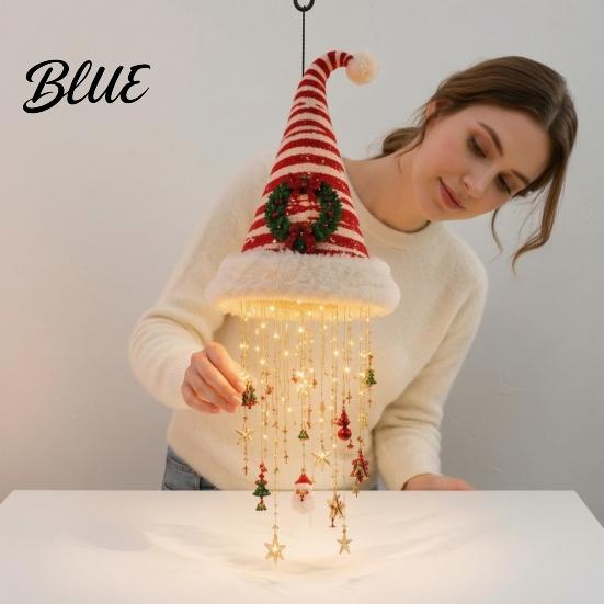 Überdachte Innenveranda Feiertagsdekoration Beleuchteter Weihnachtsmannhut Hängender Kronleuchter Warme LED-Lichterkette Pailletten-Kegel-Anhänger mit Party-Hintergrundbeleuchtung