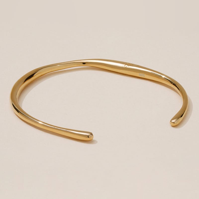 

Manaet Simple Cloud B Gold Plated