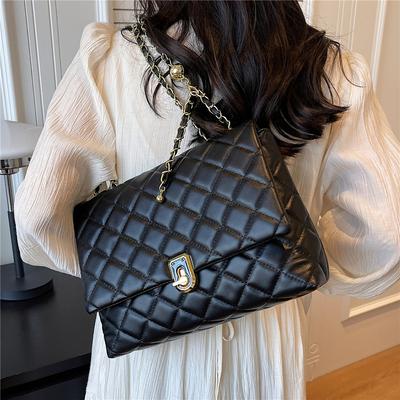 Quilted Large Chain Shoulder Bags For Women  Trend Designer Crossbody Bags PU Leather Ladies Handbags Black White