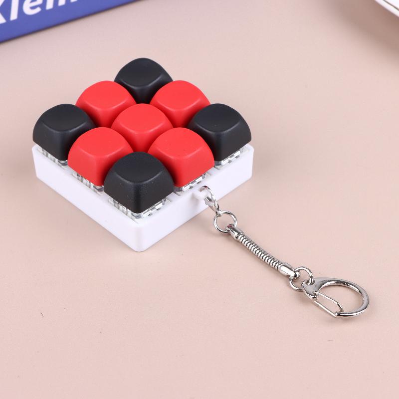 

Mechanical Keyboard Keychain Fidget Toy 9 Key Mini Keyboard Keyring Stress Relief Gadget For Adults Kids Creative Gift A3
